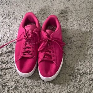 Hot pink Puma classics